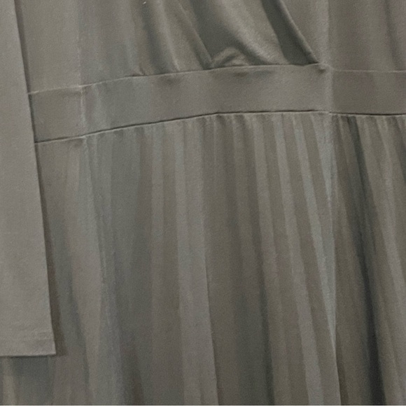 ASOS Curve black long sleeve faux wrap dress 22 - Picture 3 of 6